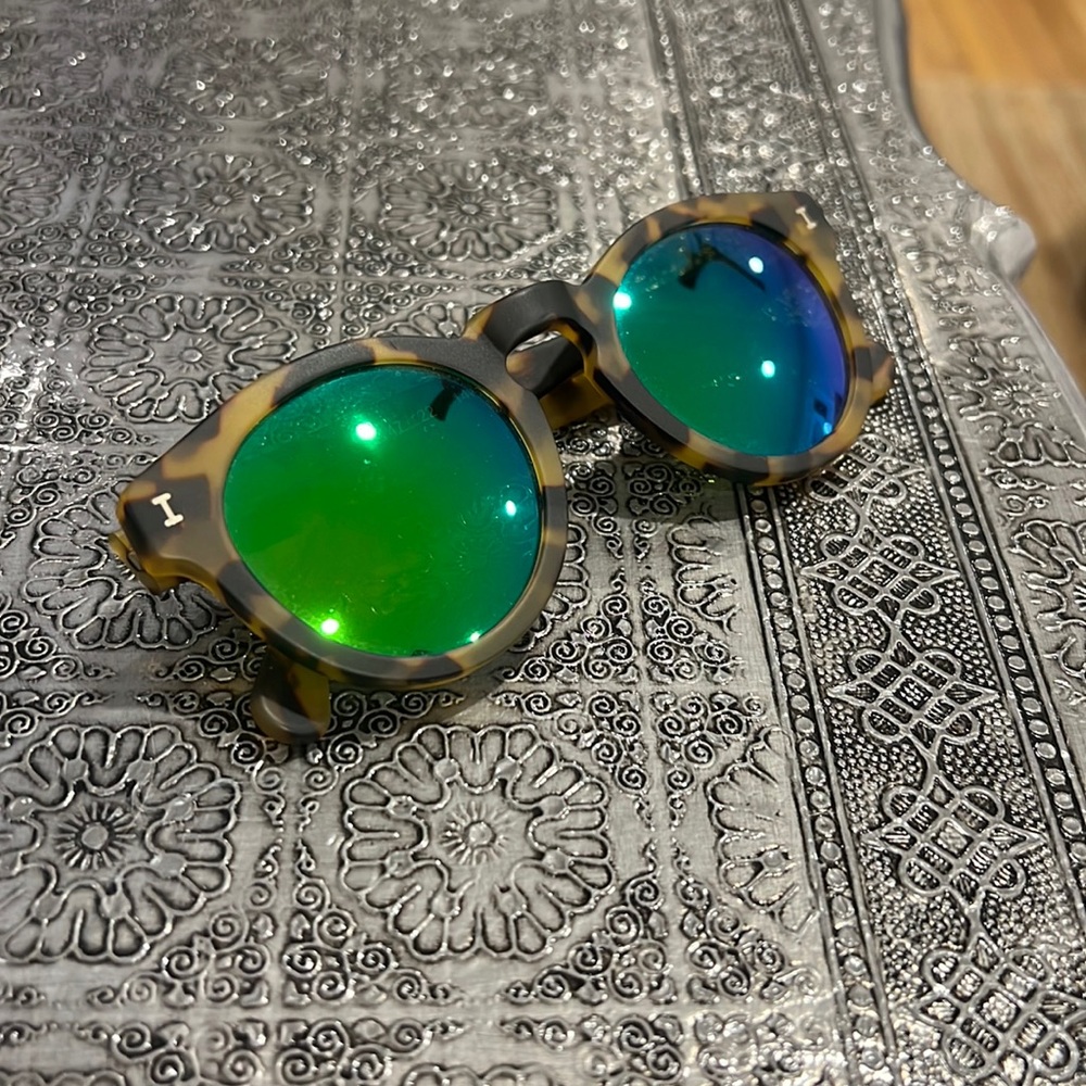 Illesteva Leonard sunglasses